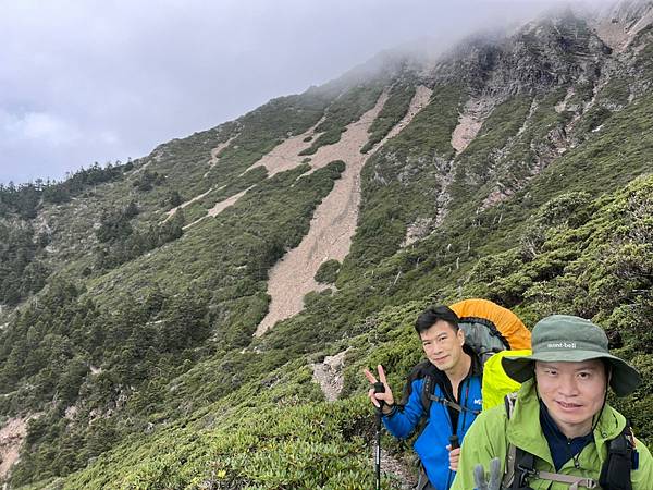 LINE_ALBUM_20220623-26 玉山後四峰圓峰山屋行_220629_65.jpg