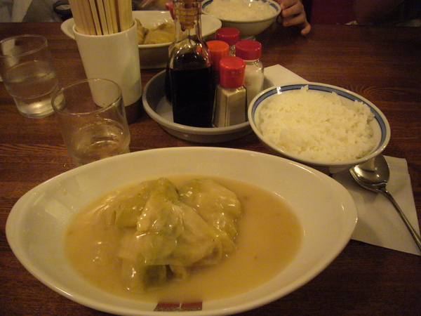 午餐是高麗菜卷定食