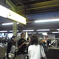 清晨的新宿車站.jpg
