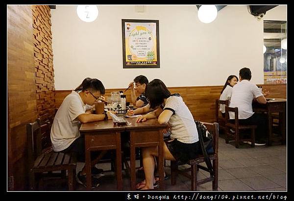 【台中食記】西屯區宵夜推薦|小學堂用餐環境 美味鋼杯臭臭麵|就醬子烤吧逢甲黎明店