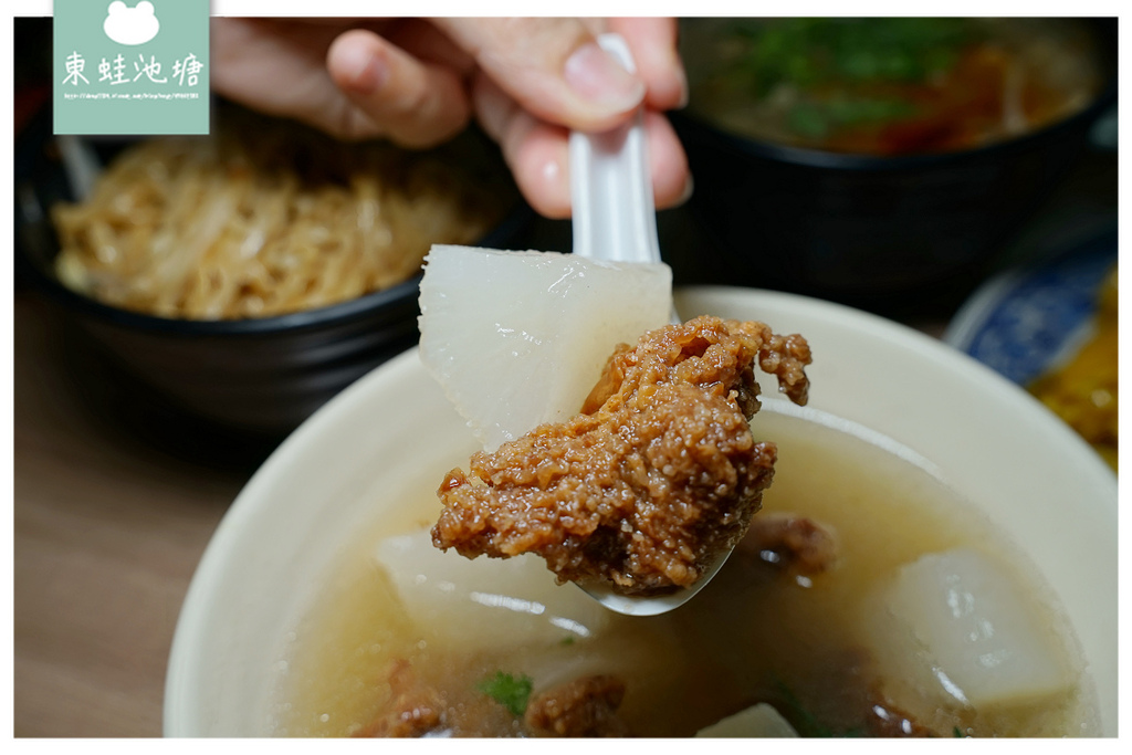 【台北華陰街美食推薦】在地傳統人氣小吃 咖哩雞肉飯/牛腩燴飯都好吃 福珍排骨酥麵