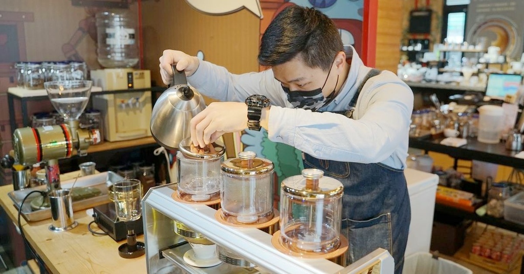 [食記] 羅東下午茶 素食漢堡 對的咖啡學遊工場