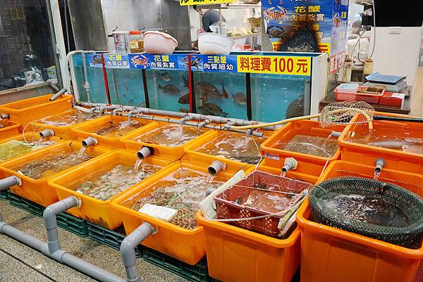 【野柳海鮮餐廳推薦】自家漁船野生活魚 代客料理只要100元 阿杰萬里蟹