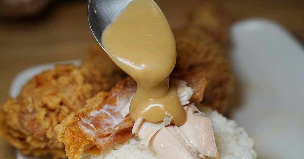 [心得] 白飯配肉汁醬才對味 谷樂比炸雞