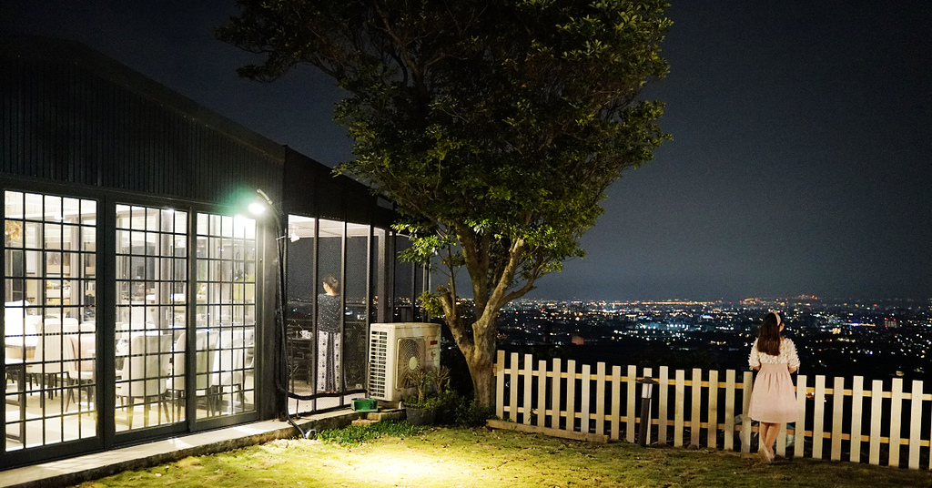 [食記] 龍潭夜景餐廳 貓咪咖啡館 貓禾景觀咖啡