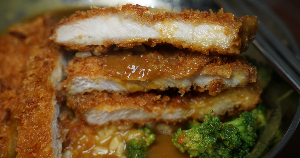 【台北公館市場美食推薦】水源市場高CP值咖啡飯 外酥內嫩炸豬排 三時午咖哩屋公館店 【台北公館市場美食推薦】水源市場高CP值咖啡飯 外酥內嫩炸豬排 三時午咖哩屋公館店