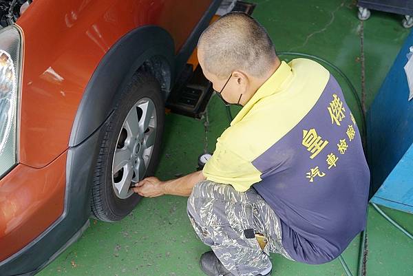 【屏東潮州汽車保養廠推薦】潮州鎮限定代客牽車保養驗車 大小型車定期檢驗好選擇 皇傑汽車檢驗廠