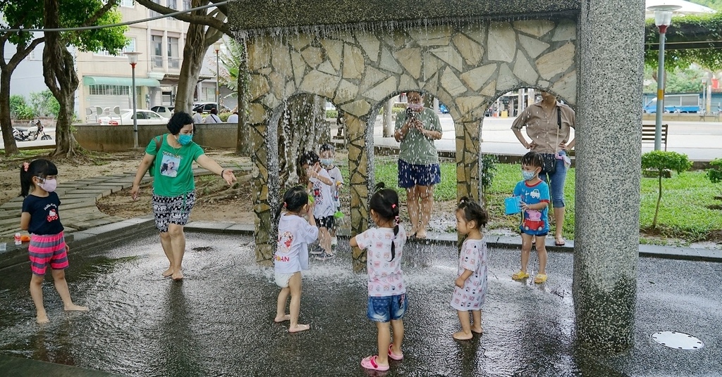 [旅遊] 小巧可愛兒童戲水區 永康公園