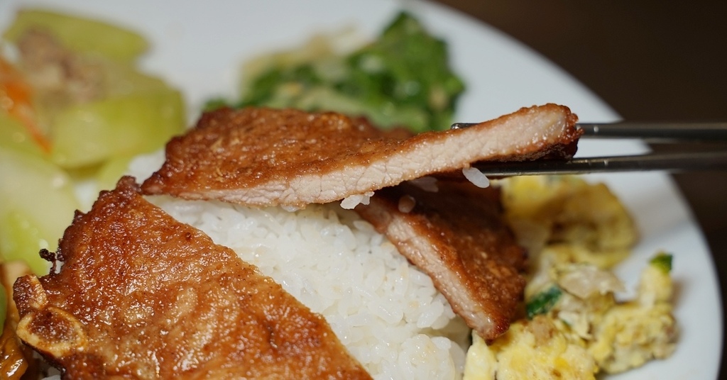 [食記] 內用甜湯熱湯喝到飽 小劉排骨飯專賣店