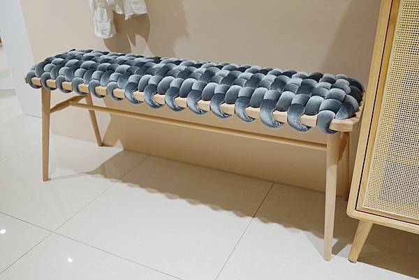 【設計家具推薦】DOLCE FAR NIENTE 無所事事的美好 Knots Studio Velvet Woven Bench 天鵝絨編織長凳