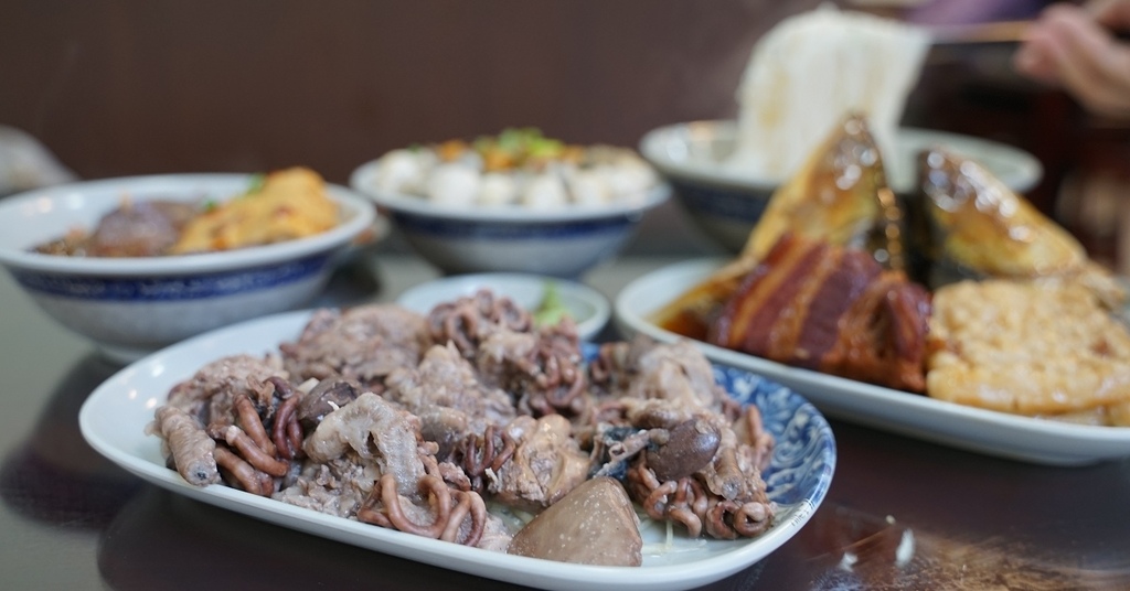 [吃喝] 蚵仔肉燥飯/乾魚腸 老芋無刺虱目魚專賣店