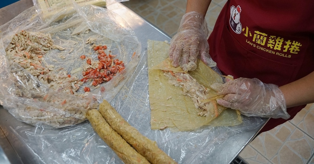 【桃園大園市場美食推薦】大園市場樂活名攤 古早味芋頭捲 小蘭雞捲 【桃園大園市場美食推薦】大園市場樂活名攤 古早味芋頭捲 小蘭雞捲