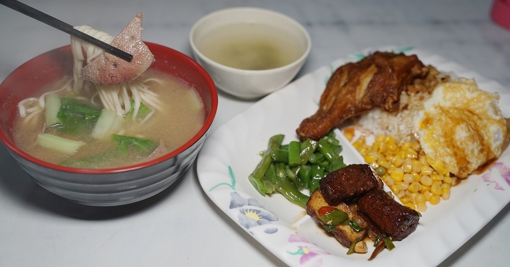 [食記] 中壢元化路小吃 萬家香快餐便當