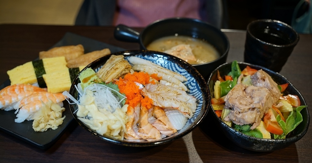 [心得] 內壢海鮮丼飯 味噌湯免費喝到飽 河馬食堂