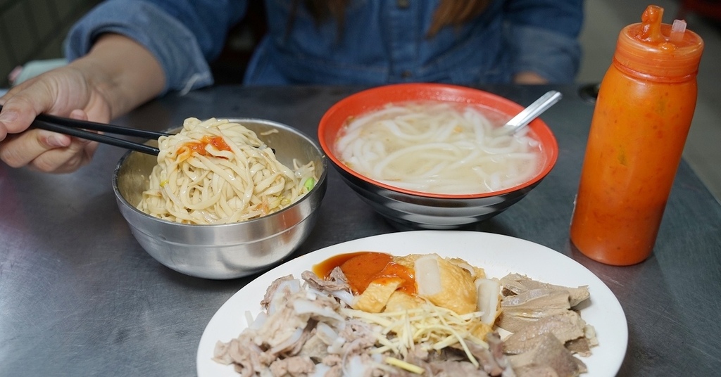 [食記] 基隆仁愛市場小吃 阿惜仔古早味米粉湯