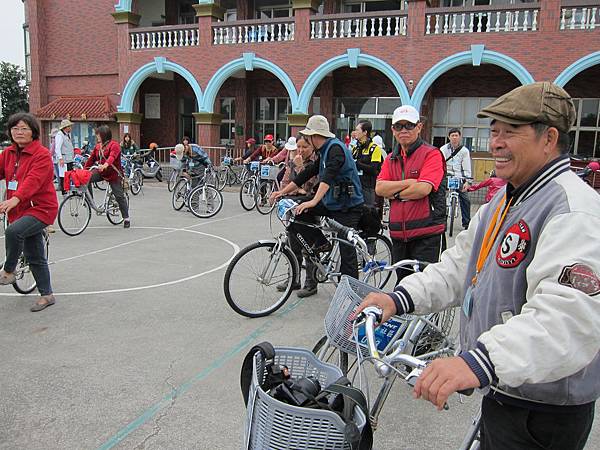 大家蓄勢待發要趕快生態旅遊行程啦