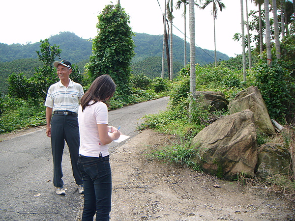 20100722東山自然休閒步道確認8處指引牌位置 (1).JPG