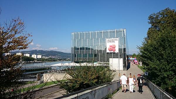 林茲Lentos藝術博物館