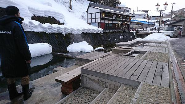 銀山溫泉露天足湯