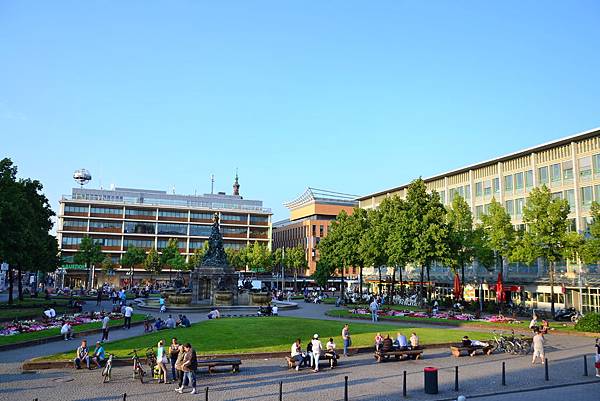 DSC_0057.JPG DSC_0057.JPG