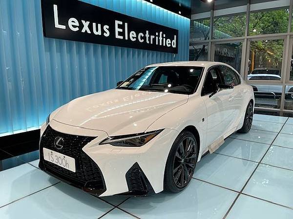 北都汽車 LEXUS 大安營業所