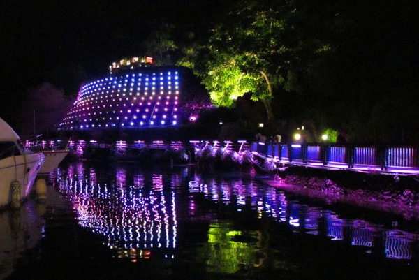 水社碼頭夜景-隄邊。步道.jpg