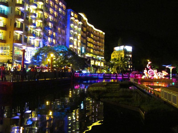 水社碼頭夜景-倒影.jpg