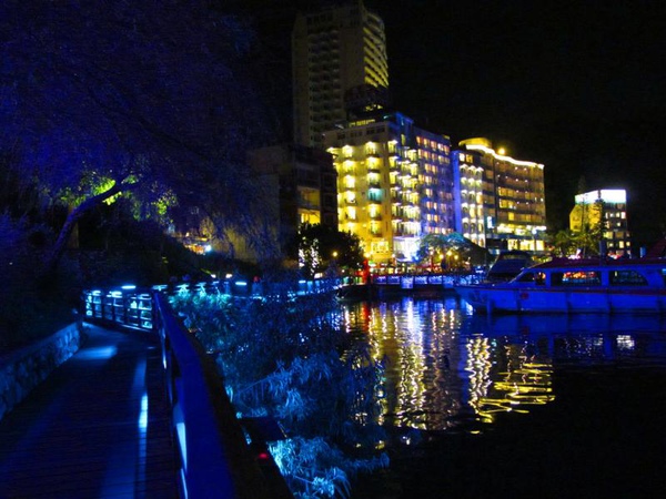 水社碼頭夜景-步道。碼頭.jpg