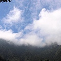 明池-山-雲.jpg