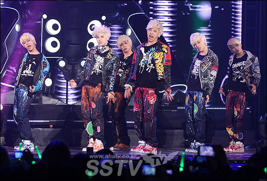 B.A.P - 出道 SHOWCASE 新聞圖 總帖 37.bmp