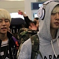 120322 B.A.P 新加坡樟宜機場 飯拍 8P -4