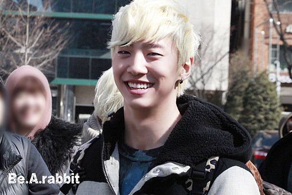 120217 B.A.P - Music Bank 上班圖飯拍 10P-3