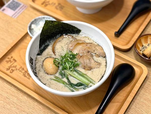 高雄榮總附近隱藏美味，來「初狩拉麵」一探究竟/高雄仁武區美食