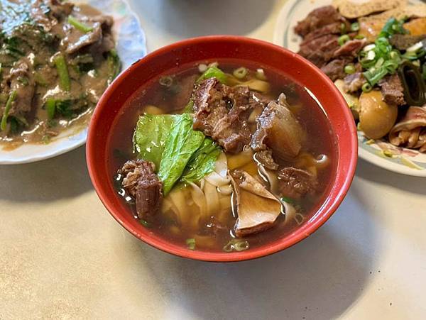 鳳山隱藏版！一天只賣4小時，老饕才知道的銷魂牛肉燴飯！【高雄