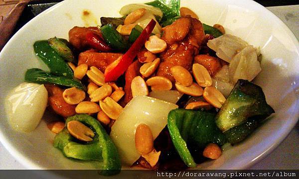 宮保雞丁 Chicken with chilli and peanuts