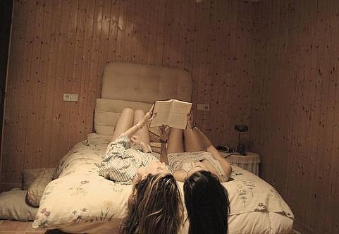 girls in the bed