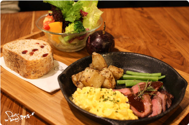 黑浮咖啡-餐點03-1.jpg 黑浮咖啡-餐點03-1.jpg