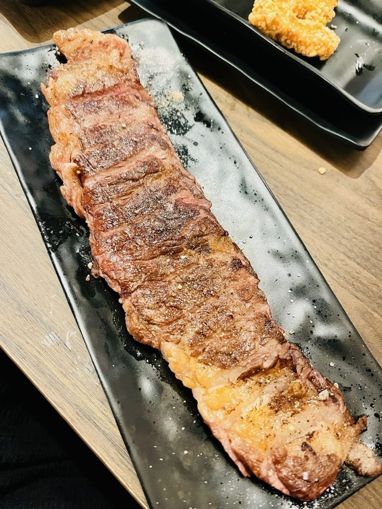 新店~捷運大坪林站美食推薦【六食酒串】平價日式串烤，小酌聚會