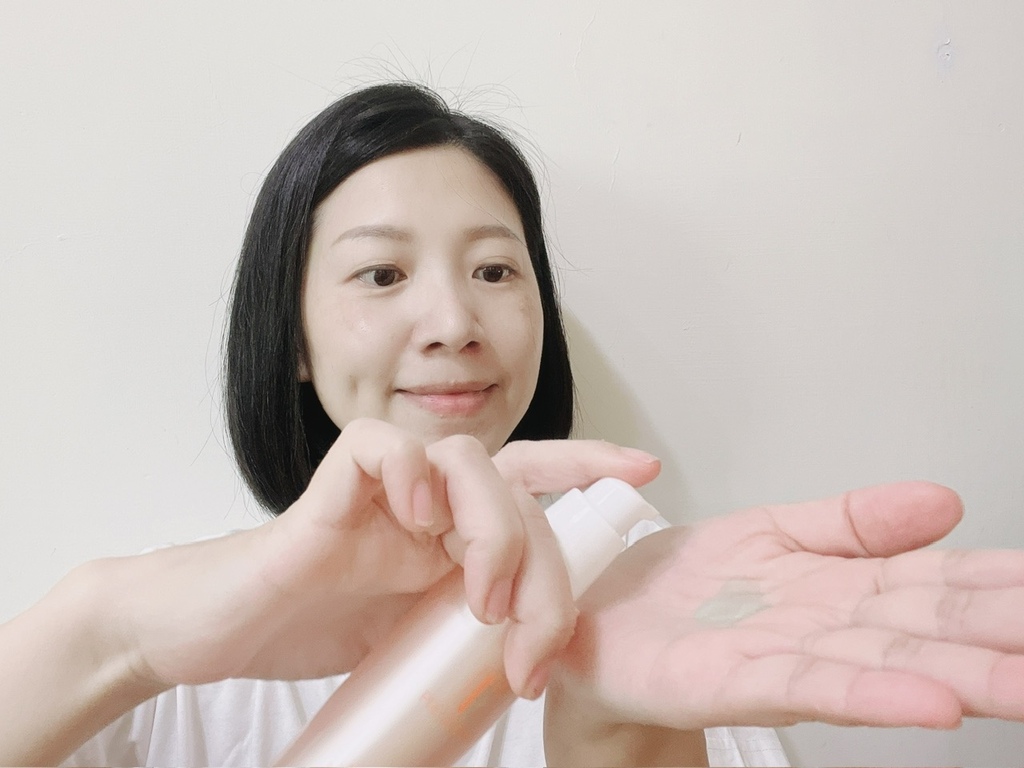 POETRYDANI詩丹妮 美跡鎖水精華~看見肌膚柔嫩光澤感