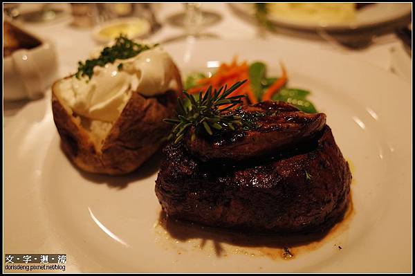 晚餐Harris' steakhouse