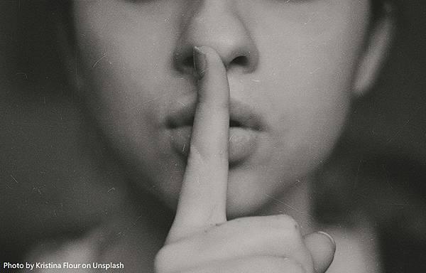 乖寶寶體質的戀愛策略：沉默討好