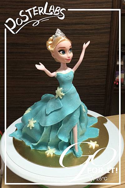 Elsa 3D doll cake