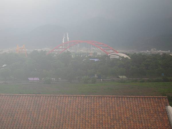 下雨天沒辦法遊冬山河只好遠眺蘭陽大僑２.JPG