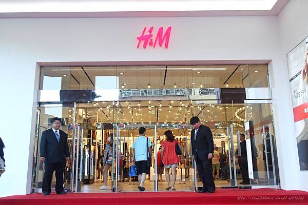 H&M台中中友店女裝男裝童裝