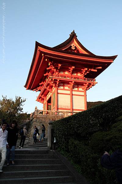 日本五天四夜自由行大阪京都岡本和服體驗清水寺伏見稻禾