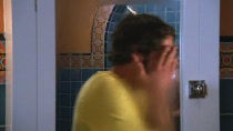 Chuck.S02E01.HDTV.XViD-HiQT.avi0706.jpg