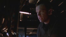 Chuck.S02E03.HDTV.XviD-LOL.avi2406.jpg