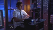 Chuck.S02E04.HDTV.XviD-LOL.avi0367.jpg