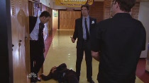 Chuck.S02E04.HDTV.XviD-LOL.avi4087.jpg