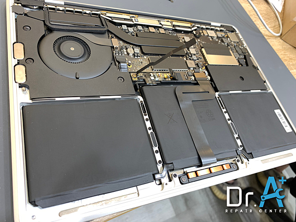 Macbook Pro 13 吋電池膨脹,Macbook A1708,清潔散熱膏